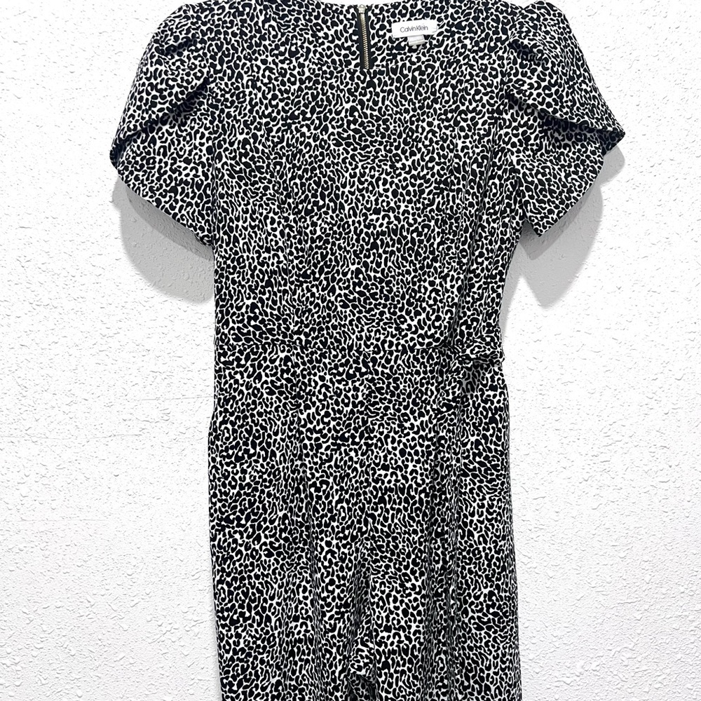 Calvin Klein Women's Tie-Waist Tulip-Sleeve Jumpsuit‎ White Patterned Jumpsuit 8 - Picture 5 of 10